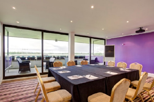 Kempton Park Racecourse - Best Venues London