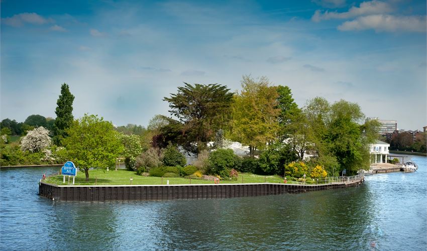 raven's ait event venue