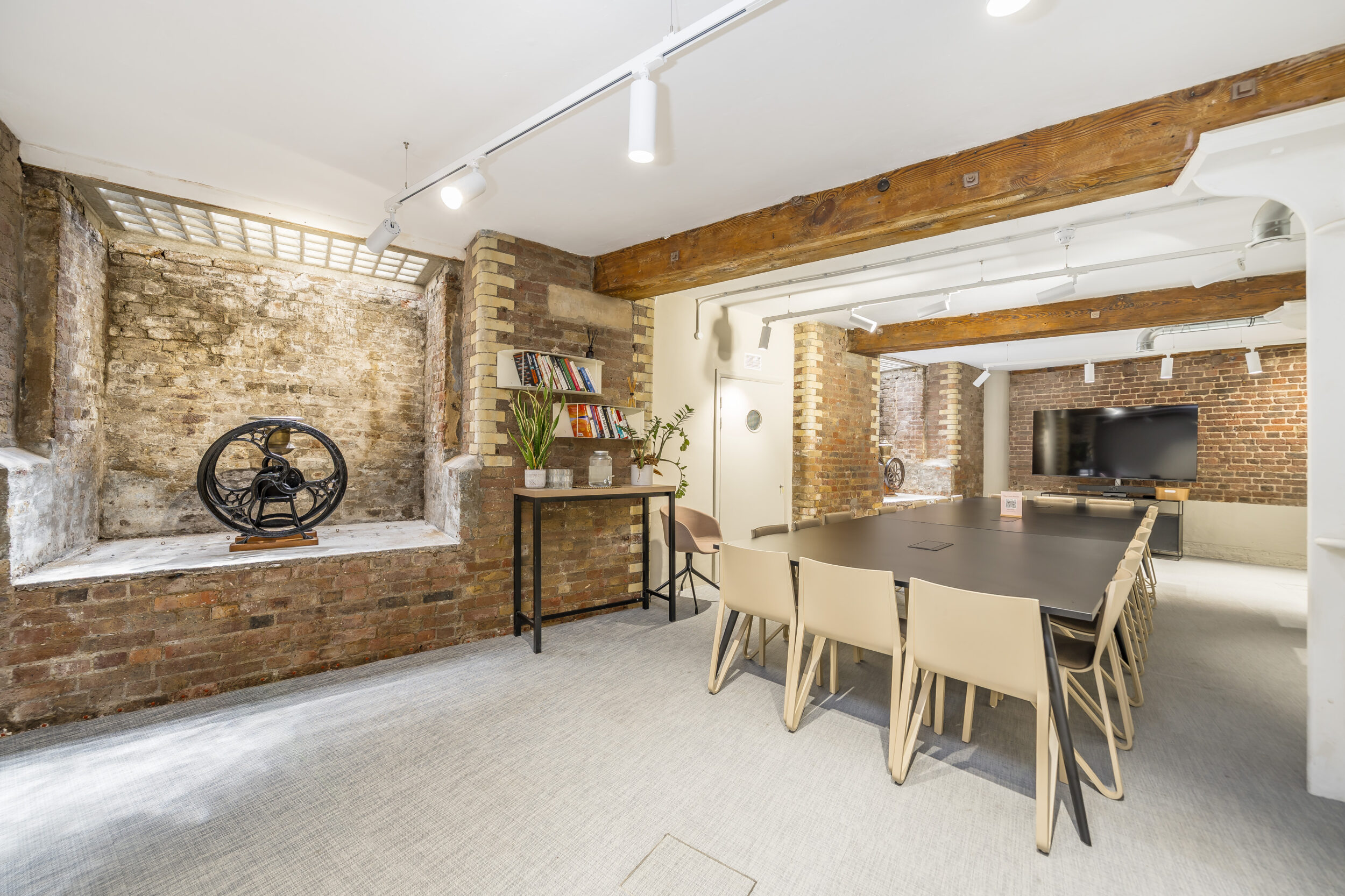 unusual meeting room hire london