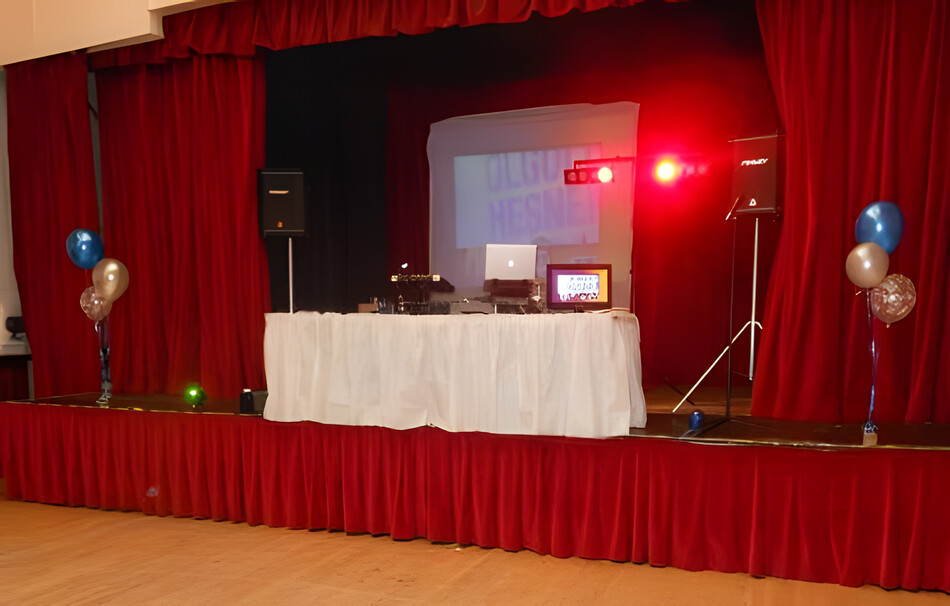 Party-time-in-the-Main-Hall