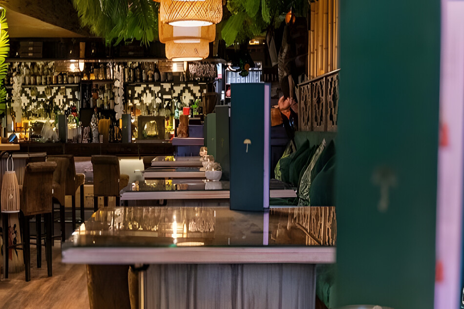 Tropical Bar & Restaurant in London - Best Venues London