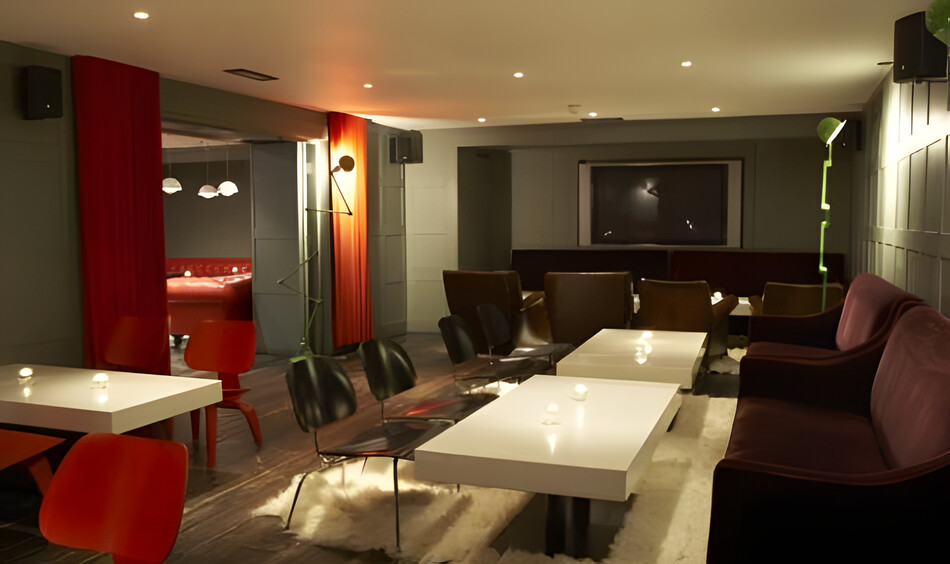 High Road House Hotel