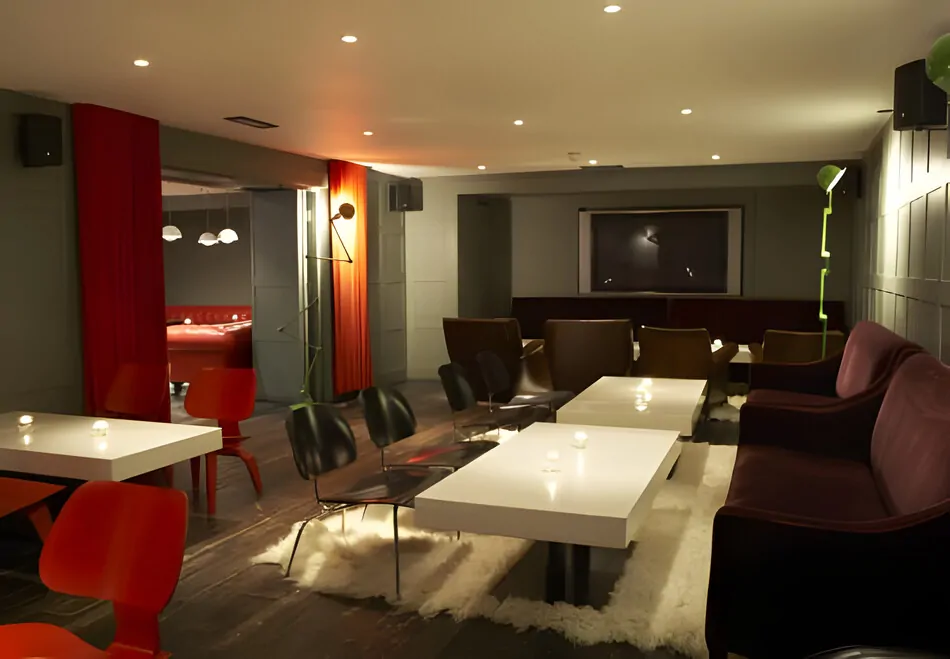 High Road House Hotel