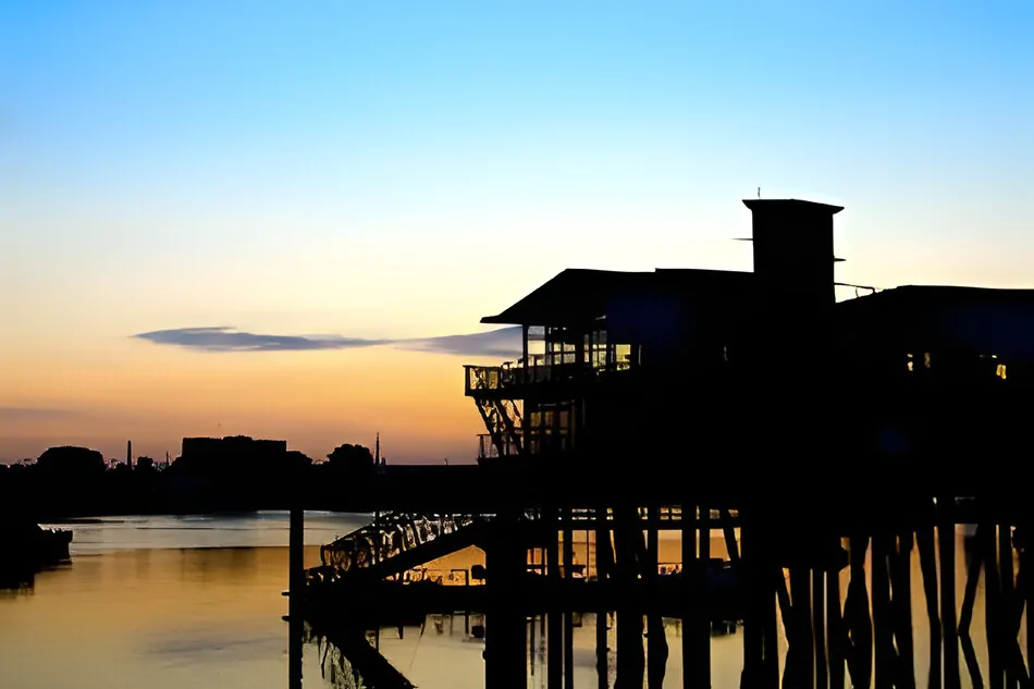 riverfront-venues-london.jpg