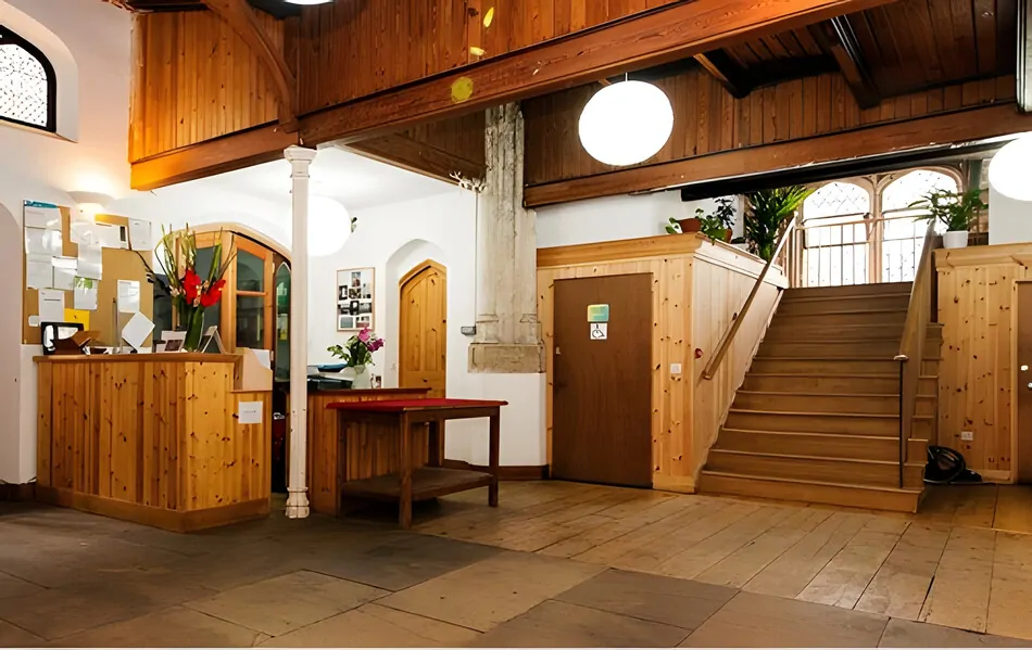 Foyer & reception area